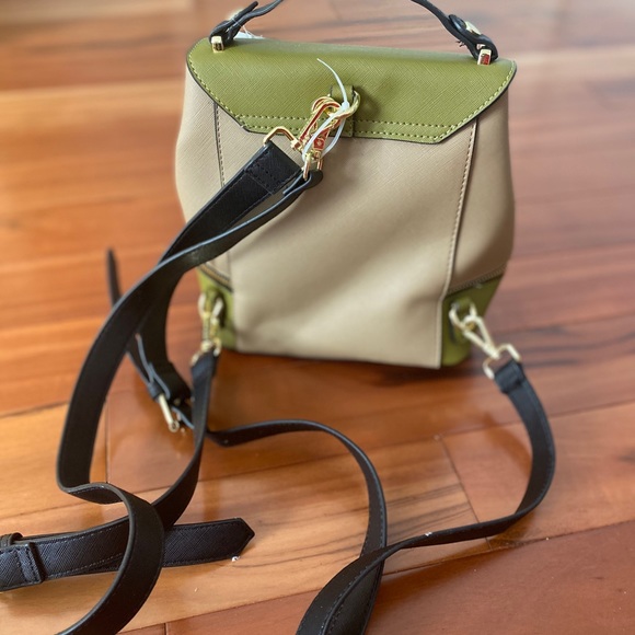 Steve Madden Mini Book Bag! - Picture 2 of 3